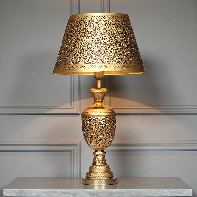 METAL HANDCRAFTED TABLE LAMP